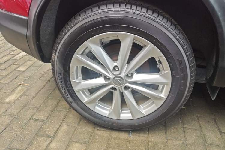Used Nissan Qashqai 2016 2.0L CVT Elite Edition Right Rear Wheel Hub