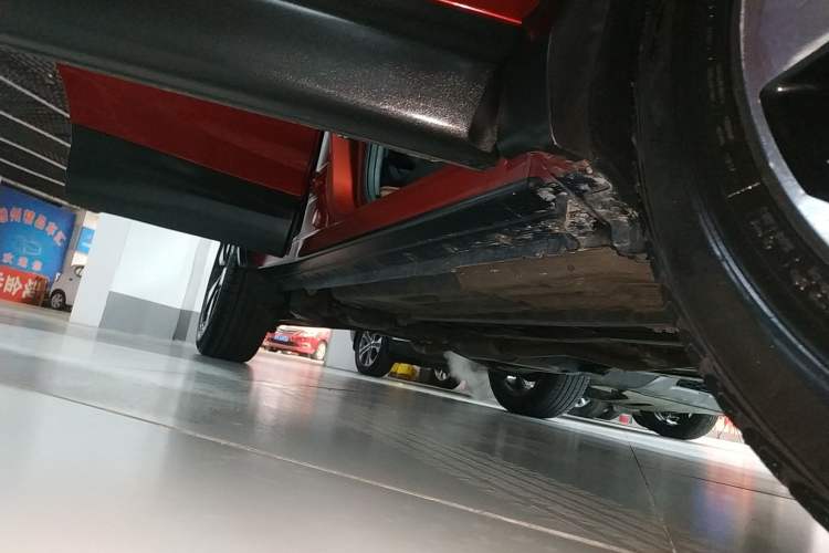 Used Nissan Qashqai 2016 2.0L CVT Luxury Edition Right Side Sill