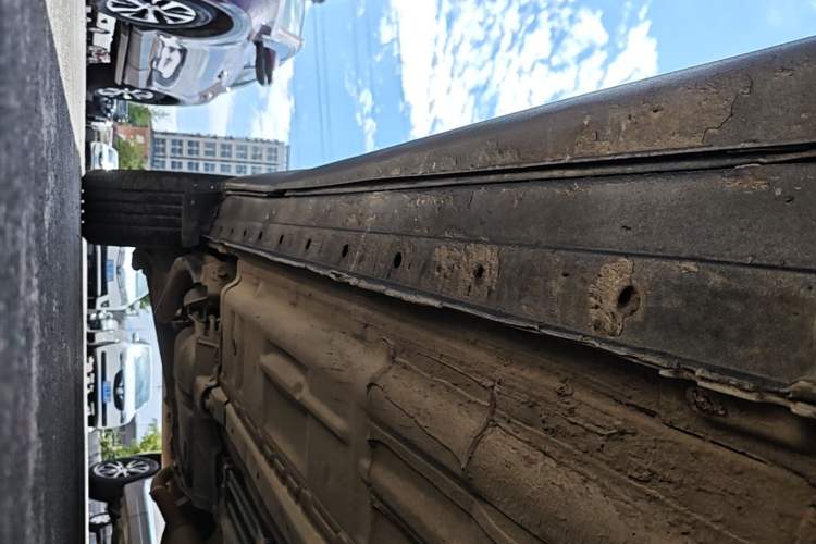 Used Nissan Qashqai 2016 2.0L CVT Luxury Edition Right Side Sill