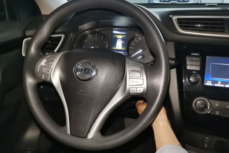Used Nissan Qashqai 2016 2.0L CVT Elite Edition Steering Wheel