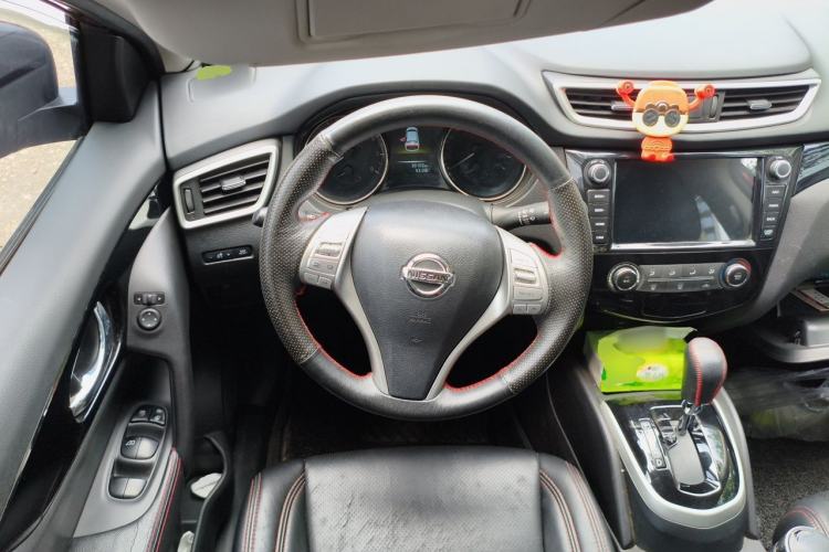 Used Nissan Qashqai 2016 2.0L CVT Elite Edition Steering Wheel