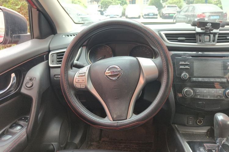 Used Nissan Qashqai 2016 2.0L CVT Elite Edition Steering Wheel