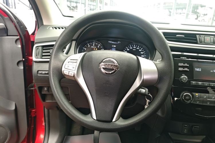 Used Nissan Qashqai 2016 2.0L CVT Elite Edition Steering Wheel