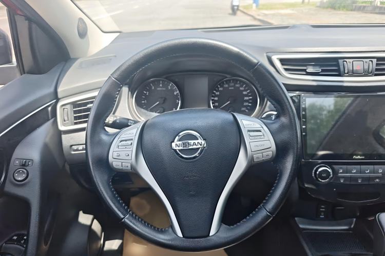 Used Nissan Qashqai 2016 2.0L CVT Deluxe Edition Steering Wheel
