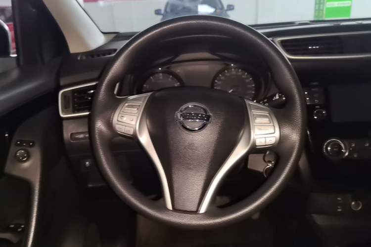 Used Nissan Qashqai 2016 2.0L CVT Elite Edition Steering Wheel