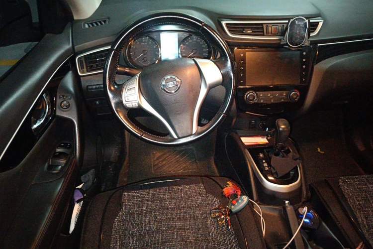Used Nissan Qashqai 2016 2.0L CVT Luxury Edition Steering Wheel
