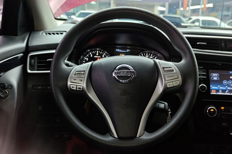 Used Nissan Qashqai 2016 2.0L CVT Elite Edition Steering Wheel