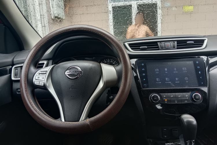 Used Nissan Qashqai 2016 2.0L CVT Elite Edition Steering Wheel