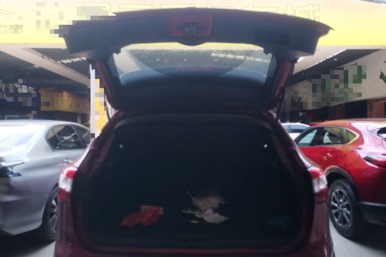 Used Nissan Qashqai 2016 2.0L CVT Elite Edition Trunk
