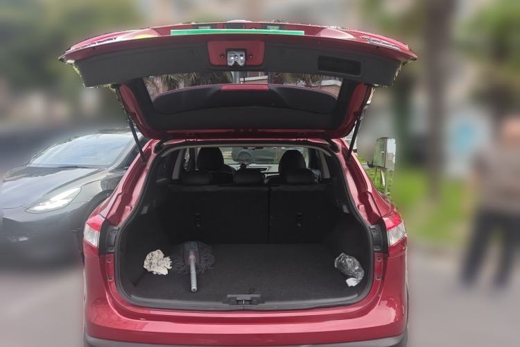 Used Nissan Qashqai 2016 2.0L CVT Luxury Edition Trunk