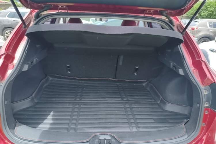 Used Nissan Qashqai 2016 2.0L CVT Elite Edition Trunk