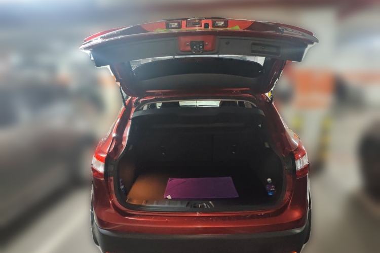 Used Nissan Qashqai 2016 2.0L CVT Elite Edition Trunk