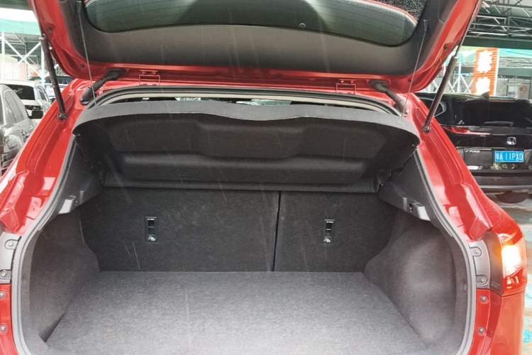 Used Nissan Qashqai 2016 2.0L CVT Elite Edition Trunk