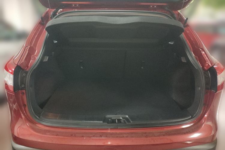 Used Nissan Qashqai 2016 2.0L CVT Deluxe Edition Trunk
