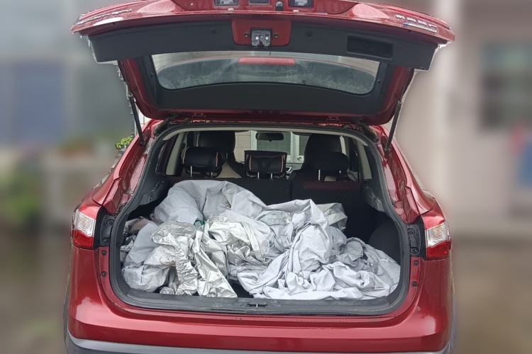 Used Nissan Qashqai 2016 2.0L CVT Elite Edition Trunk