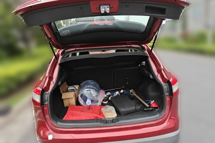Used Nissan Qashqai 2016 2.0L CVT Luxury Edition Trunk