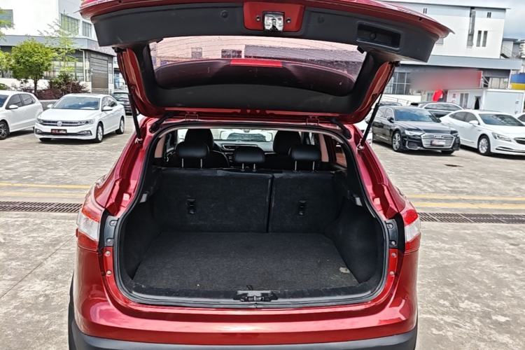 Used Nissan Qashqai 2016 2.0L CVT Luxury Edition Trunk