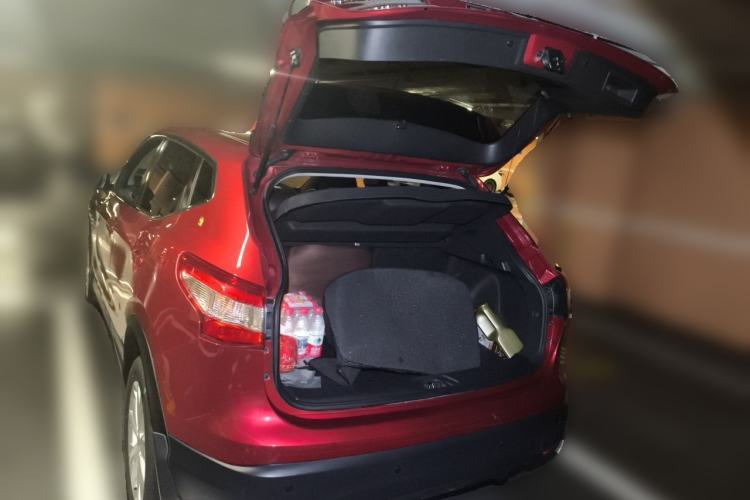Used Nissan Qashqai 2016 2.0L CVT Elite Edition Trunk