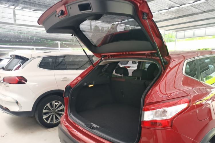 Used Nissan Qashqai 2016 2.0L CVT Elite Edition Trunk