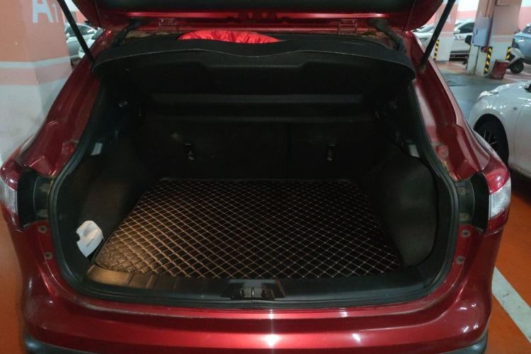 Used Nissan Qashqai 2016 2.0L CVT Luxury Edition Trunk