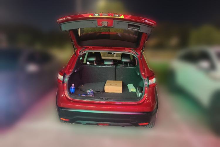 Used Nissan Qashqai 2016 2.0L CVT Elite Edition Trunk