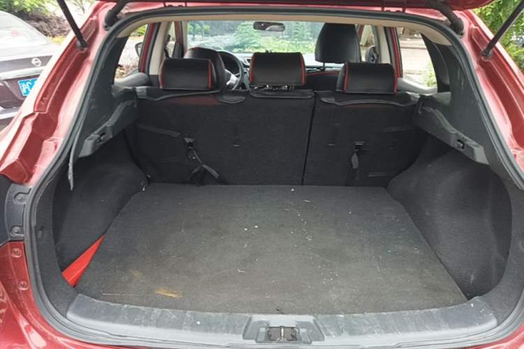 Used Nissan Qashqai 2016 2.0L CVT Elite Edition Trunk