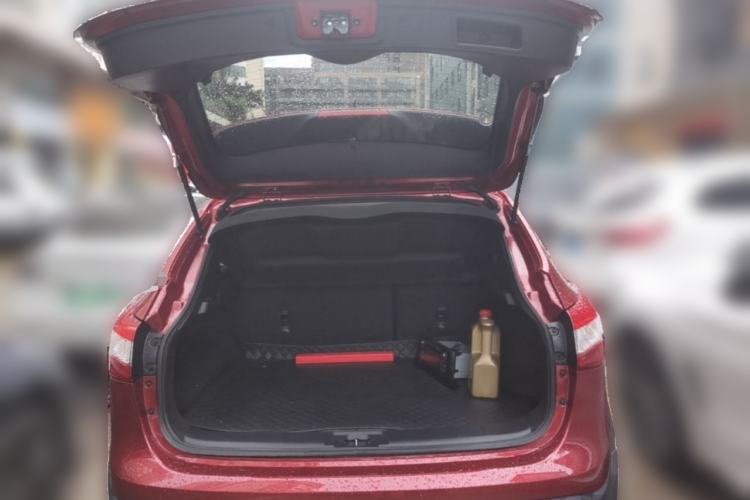 Used Nissan Qashqai 2016 2.0L CVT Elite Edition Trunk