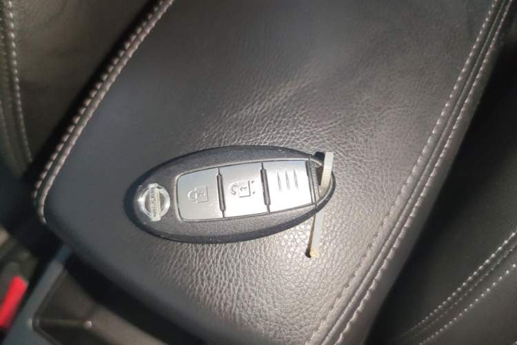 Used Nissan Qashqai 2016 2.0L CVT Deluxe Edition Vehicle Key