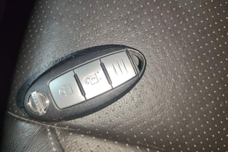 Used Nissan Qashqai 2016 2.0L CVT Deluxe Edition Vehicle Key