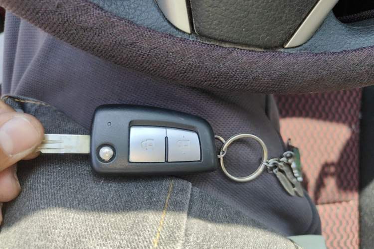 Used Nissan Qashqai 2016 2.0L CVT Elite Edition Vehicle Key