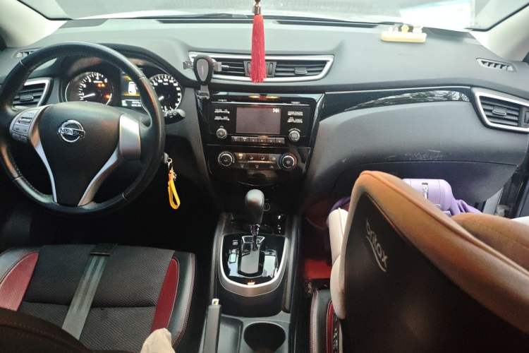 Used Nissan Qashqai 2016 2.0L CVT Leading Edition Audio And AC Panel