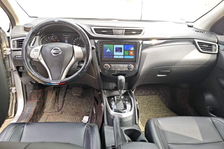 Used Nissan Qashqai 2016 2.0L CVT Elite Edition Center Console