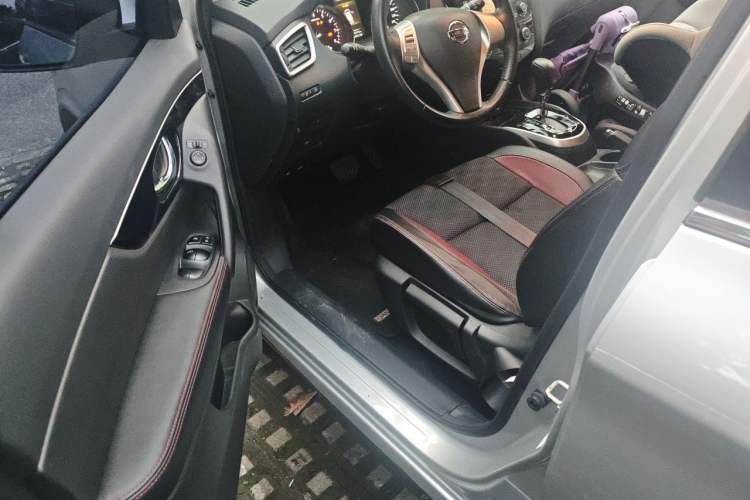 Used Nissan Qashqai 2016 2.0L CVT Leading Edition Driver Seat