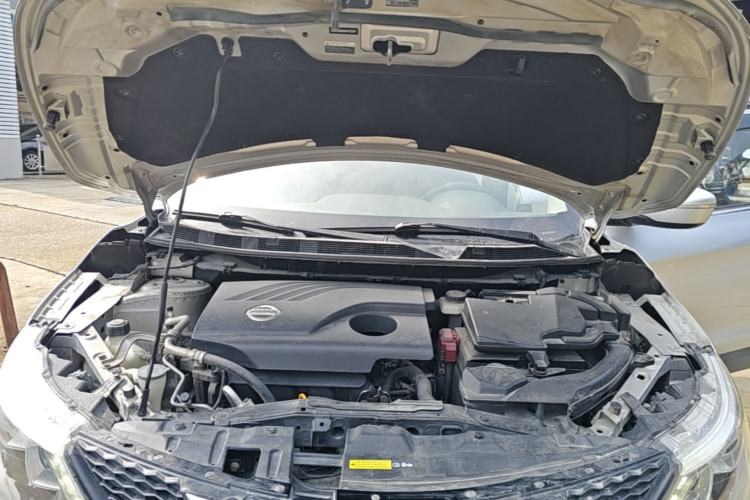 Used Nissan Qashqai 2016 2.0L CVT Elite Edition Engine Bay