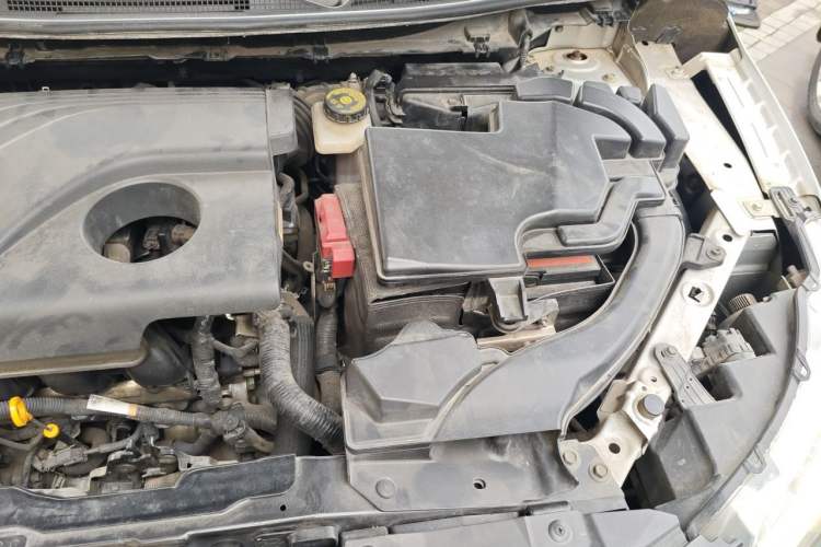 Used Nissan Qashqai 2016 2.0L CVT Elite Edition Engine Bay Left