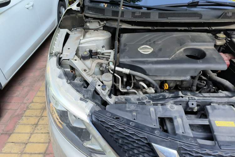 Used Nissan Qashqai 2016 2.0L CVT Deluxe Edition Engine Bay Right