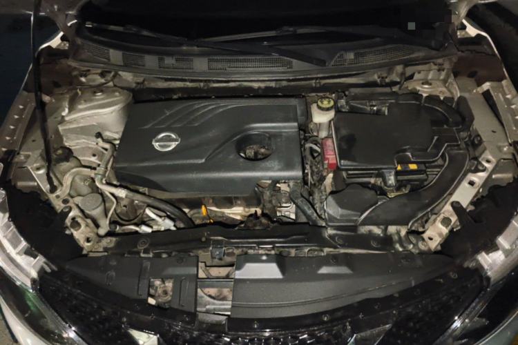 Used Nissan Qashqai 2016 2.0L CVT Elite Edition Engine Bay