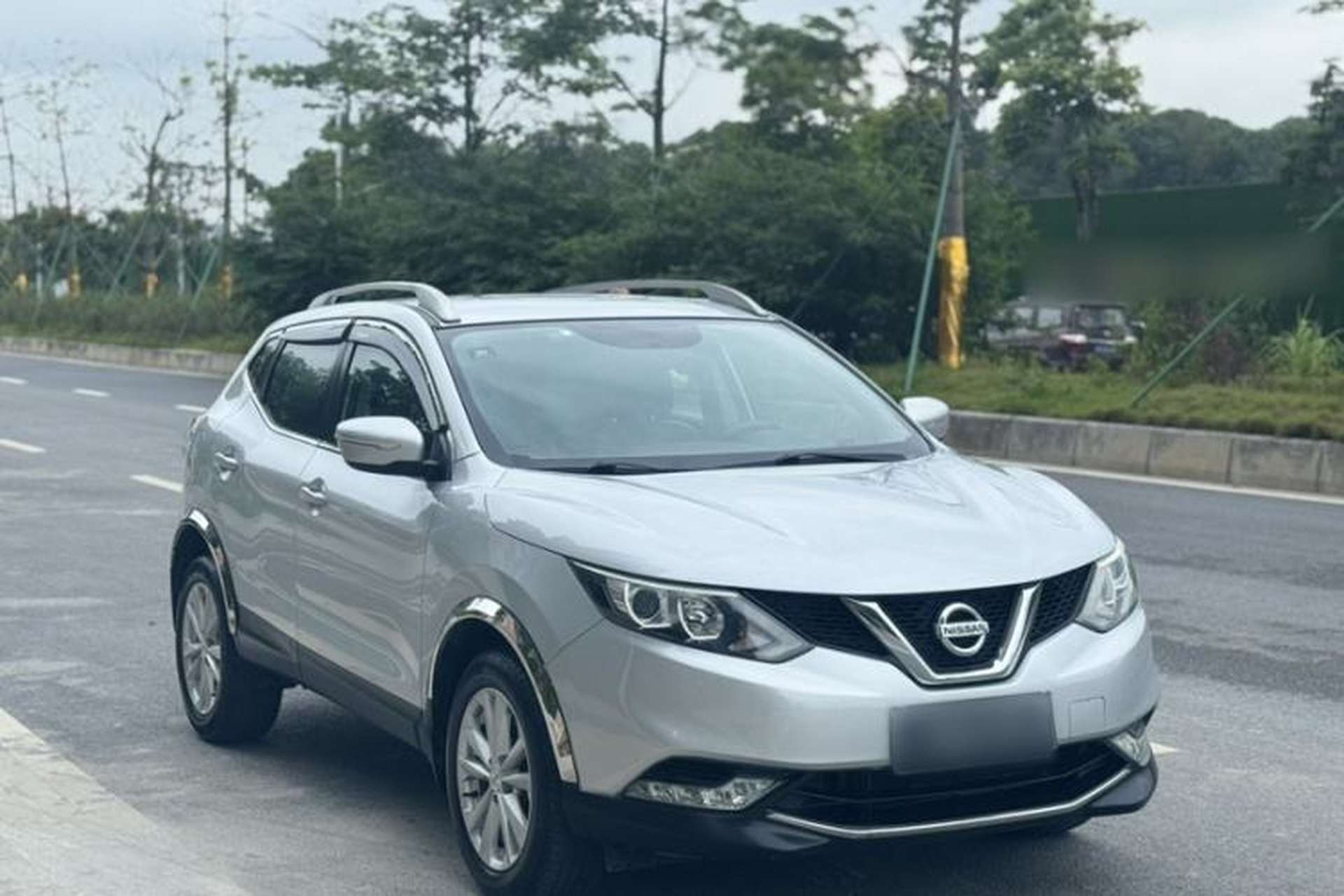 Used Nissan Qashqai 2016 2.0L CVT Elite Edition Exterior 8