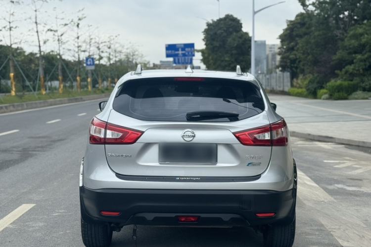 Used Nissan Qashqai 2016 2.0L CVT Elite Edition Exterior 9