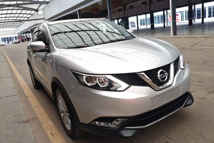 Used Nissan Qashqai 2016 2.0L CVT Elite Edition Front Right 45 Deg