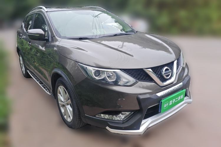 Used Nissan Qashqai 2016 2.0L CVT Elite Edition Front Right 45 Deg