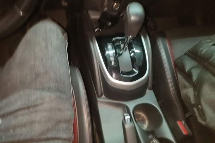 Used Nissan Qashqai 2016 2.0L CVT Luxury Edition Gear Lever