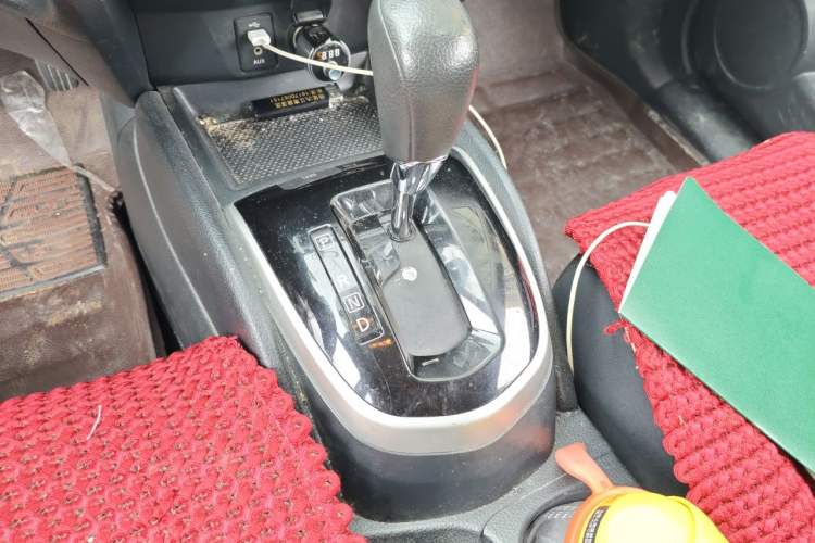 Used Nissan Qashqai 2016 2.0L CVT Elite Edition Gear Lever