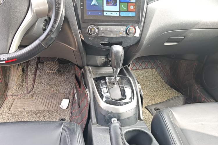 Used Nissan Qashqai 2016 2.0L CVT Elite Edition Gear Lever
