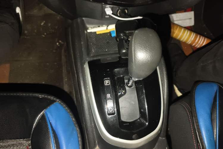 Used Nissan Qashqai 2016 2.0L CVT Elite Edition Gear Lever