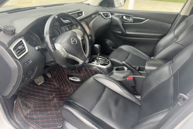Used Nissan Qashqai 2016 2.0L CVT Elite Edition Interior 3