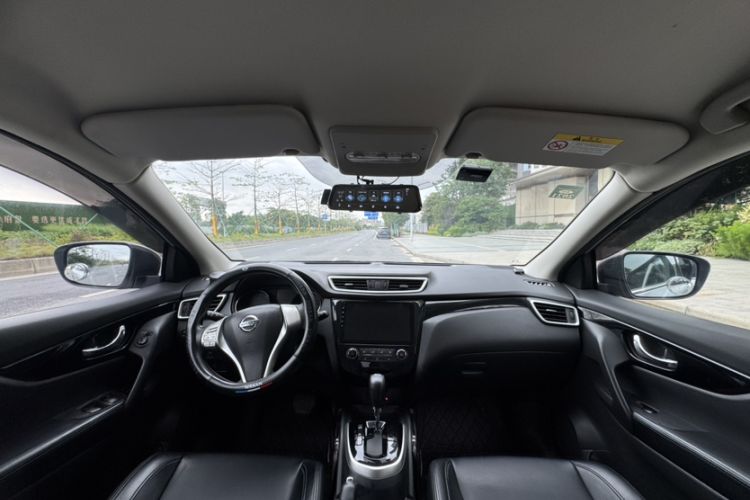 Used Nissan Qashqai 2016 2.0L CVT Elite Edition Interior 5