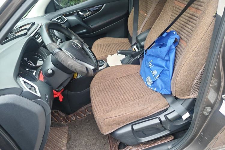 Used Nissan Qashqai 2016 2.0L CVT Elite Edition Left Front Seat