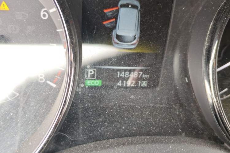 Used Nissan Qashqai 2016 2.0L CVT Elite Edition Odometer Close Up