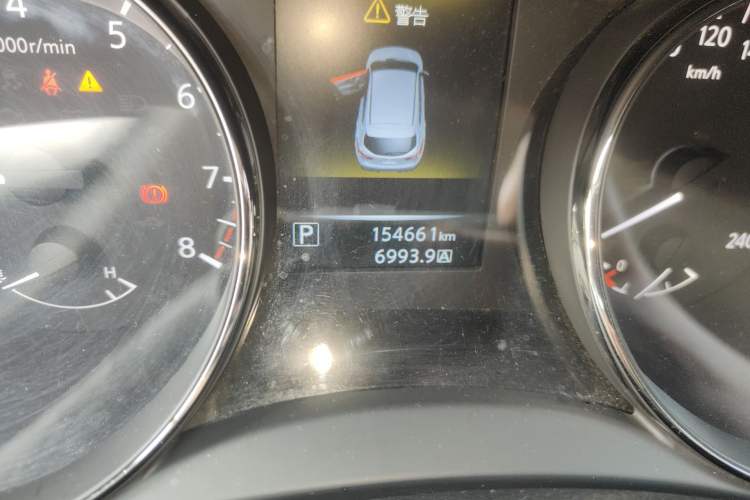 Used Nissan Qashqai 2016 2.0L CVT Elite Edition Odometer Close Up